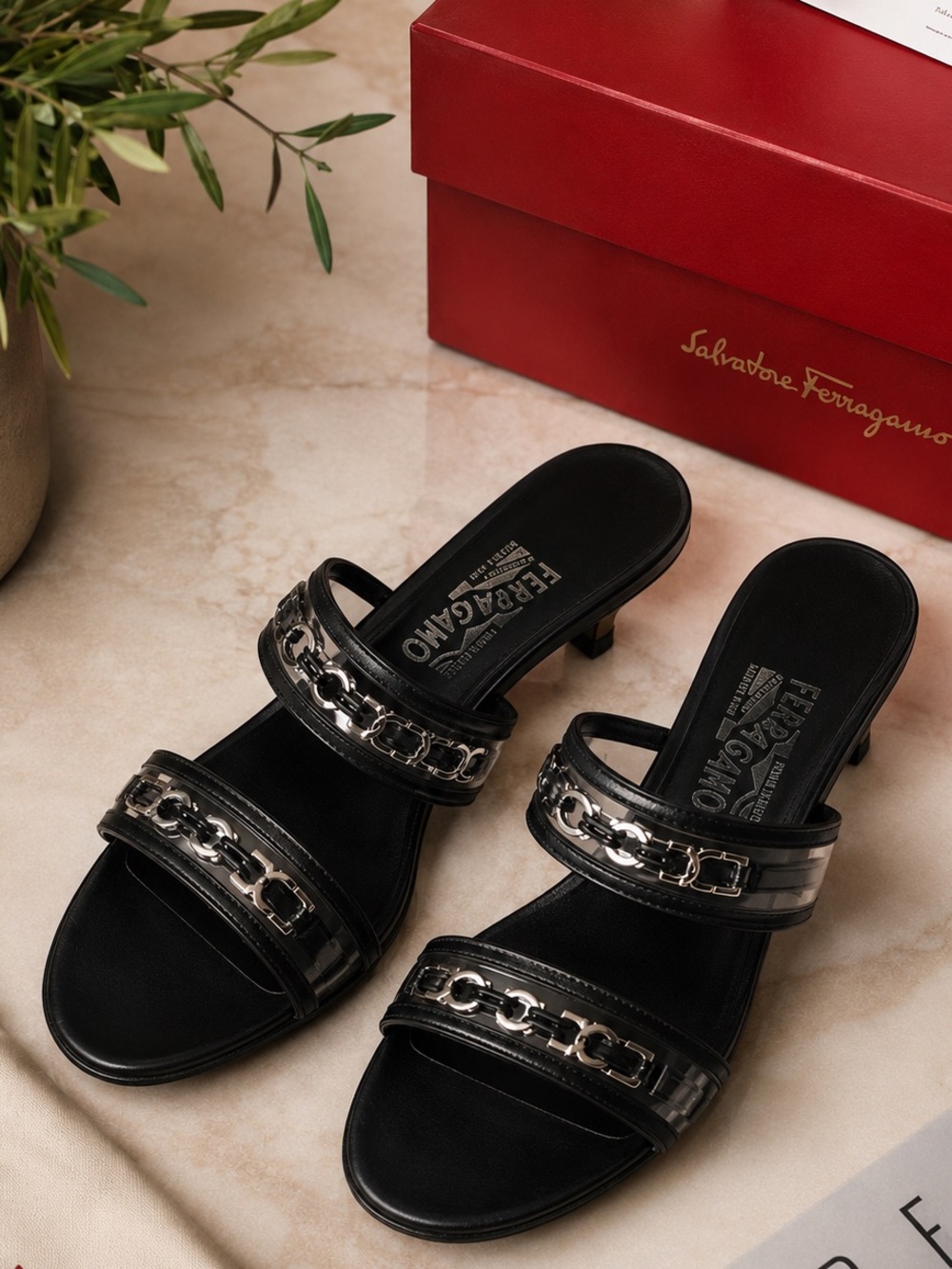 Salvatore Ferragamo Black Leather Loretta Chain Slide Sandals Made in Italy Sz 9
